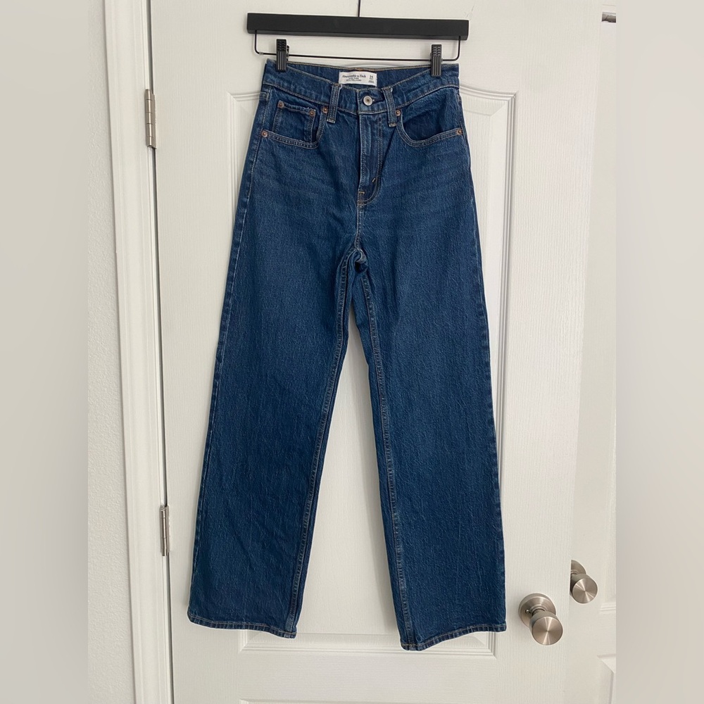 Abercrombie & Fitch High Rise 90’s Relaxed Jeans Size 24 Short